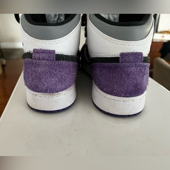 Air Jordans size 5Y, black and purple . Above average to good condition,see pics - Picture 9 of 9